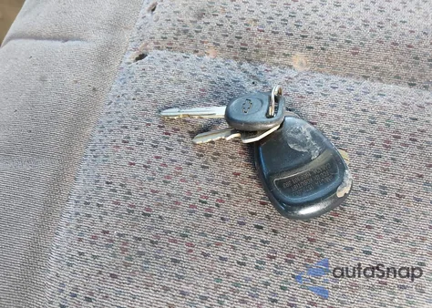 2000 Chevrolet Silverado 1500 Ls из США, поврежденный, VIN 2GCEK19T4Y1239053